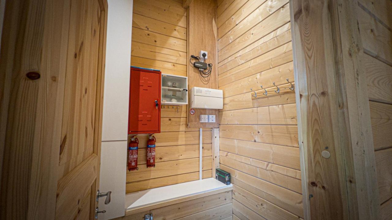 Sundance Lodge, Fantastic New Cabin With Hot Tub - Sleeps 6 - Largest In Felmoor Park Morpeth Exterior foto