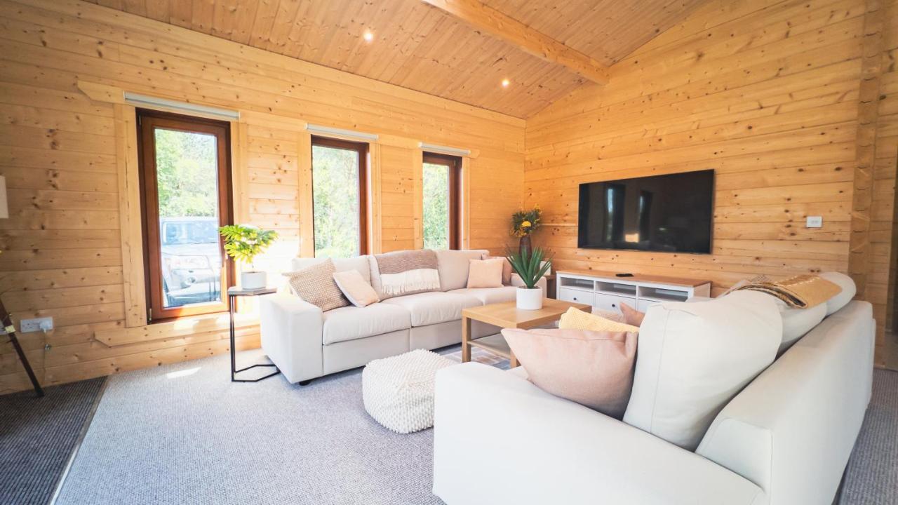 Sundance Lodge, Fantastic New Cabin With Hot Tub - Sleeps 6 - Largest In Felmoor Park Morpeth Exterior foto