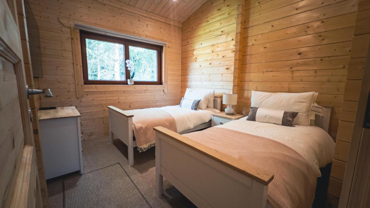 Sundance Lodge, Fantastic New Cabin With Hot Tub - Sleeps 6 - Largest In Felmoor Park Morpeth Exterior foto